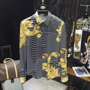 シャツ おしゃれの幅が広がり  ヴェルサーチVERSACE ...