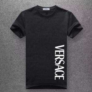 ヴェルサーチ tシャツ コピーVERSACE様々なスタイルに...