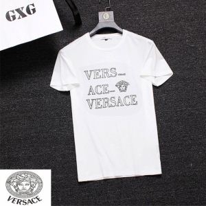 VERSACEヴェルサーチ tシャツ コピーメンズ半袖カジュアルきれいめシンプルなデザインオススメの１枚