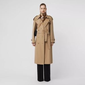 2019年は断然オススメ バーバリー今季掲げているブランド BURBERRY ロングコート