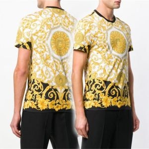 半袖Tシャツ VERSACE ヴェルサーチ 2019夏に意外と人気な新作 カジュアルなのに高感度が高く