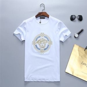 ファッションの最先端！ 2019年春夏のトレンドの動向 VERSACE ヴェルサーチ 半袖Tシャツ 2色可選