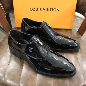 高品質×低価格　LOUIS VUITTONビジネスシューズスーパーコピーヴィトン 偽物 通販　独特な風合い　履きやすい1足　相性抜群　優れた通気性