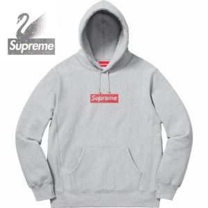 周りの視線を圧倒する新作　シュプリームパーカーコピー SUPREMEスーパーコピー　細部までこだわった着心地の良さ　