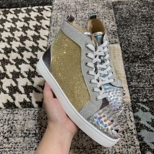 2019夏に意外と人気な新作  クリスチャンルブタン Christian Louboutin  お洒落な印象に  スニーカー、靴