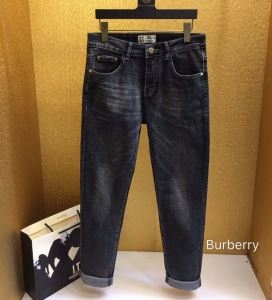 お買い得高品質　Burberryデニムパンツコピー通販　身体にフィットするスタイル　バーバリー スーパー コピースマートな印象　