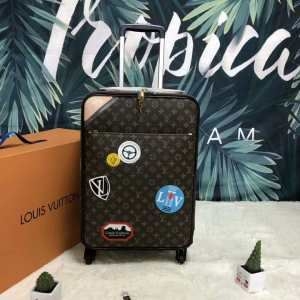 際立つ抜け感がある  トランク  ルイ ヴィトン LOUIS VUITTON  2019年春夏のトレンドの動向