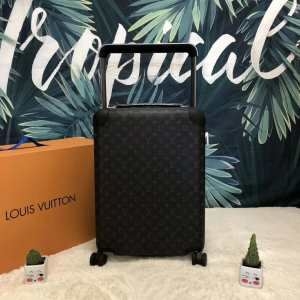 ルイ ヴィトン LOUIS VUITTON   2019年春夏のトレンドの動向  トランク ヘルシー 抜け感重視