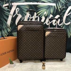 2019夏に意外と人気な新作  きれいめコーデに変身  ルイ ヴィトン LOUIS VUITTON  トランク