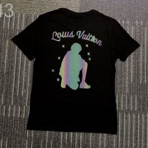 今シーズン新作　LOUIS VUITTONヴィトンスーパーコピー半袖tシャツ通販　シンプルで飽きのこないデザイン　注目最新情報