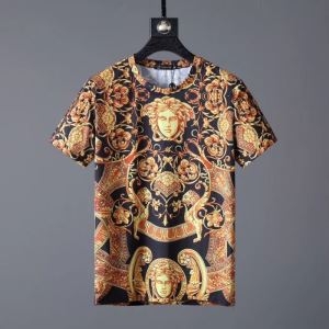 VERSACE メンズ トップス 2019春夏でファッショントレンドの限定新作 ヴェルサーチ コピー 大注目 通販 コーデ 品質保証