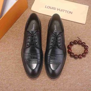 激安で期間限定セール！Louis Vuitton ルイ ヴィトン 靴 メンズ ローファー コピー ブラック ビジネス 相性抜群 品質保証