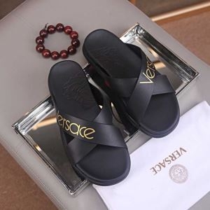 VERSACE ヴェルサーチ サンダル メンズ 春夏の定番コ...