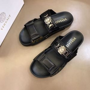 VERSACE サンダル メンズ 春夏の定番コレクション ヴェルサーチ スーパーコピー ブラック ユニーク 最安値 カジュアル