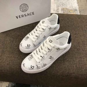 19春夏正規品保証 夏新しい物ひとつは欲しい定番 ヴェルサーチ VERSACE カジュアルシューズ 2色可選