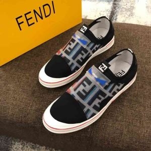 使えて可愛いデザイン夏新品 19ss完売必至夏季 フェンディ FENDI ランニングシューズ 2色可選