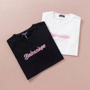 BALENCIAGA バレンシアガ ｔシャツ コピー 優しい着心地が魅力 ユニセックス ロゴ入り ブラック ホワイト 日常 激安