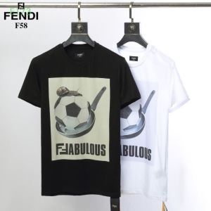 FENDI フェンディ ｔシャツ コーデ カジュアルなスタイ...