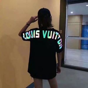 LOUIS VUITTON トレンドアイテムとして継続 Tシャツ/半袖  2色可選  ルイ ヴィトン2019年春夏シーズンの人気