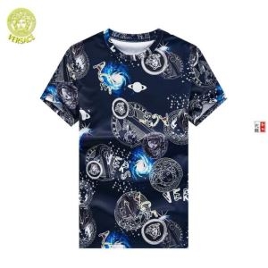 Tシャツ/半袖季節を問わず活躍し ヴェルサーチ 2019年夏...