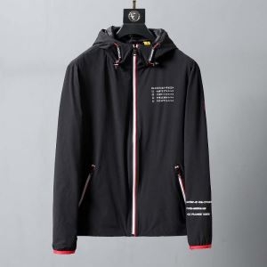 2色可選 ブルゾン 2019年秋冬コレクションを展開中 冬をおしゃれに飾る新作 モンクレール MONCLER