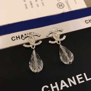 CHANEL レディース ピアス 日常的なコーデに欠かせない...