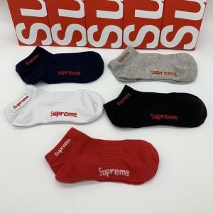 シュプリーム速報！2019年秋ファッショントレンド SUPREME  靴下 寒い季節トレンド上品