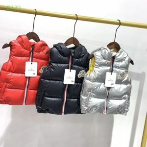 魅力的な秋冬新作が登場 2019新作先取り 軽量ダウンジャケット モンクレール MONCLER ダウンベスト 3色可選 ふわふわな感触