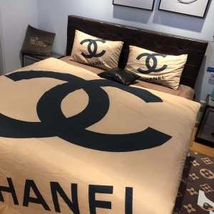 新生活をフレッシュに彩る2019秋冬新作 今年の秋冬に新鮮な表情に シャネル CHANEL 寝具4点セット