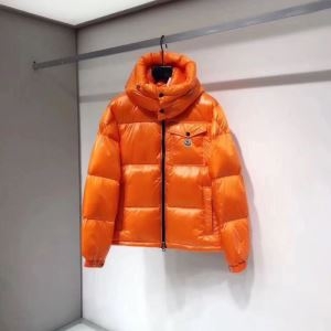 【2019秋冬トレンド】個性を主張する最旬な秋冬新作に MONCLER モンクレール 3色可選 ダウンジャケット防寒具としての機能もバッチリ