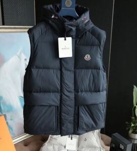 季節の移ろいを楽しむ秋冬新作 MONCLER  モンクレール ダウンジャケット メンズ 使い勝手が良く 2019秋のファッショントレンドはこれ