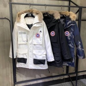 CANADA GOOSE ダウン メンズ 落ち着きある気品を見せてくれるアイテム MACCULLOCH PARKA カナダグース コピー ブランド 激安