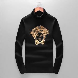 長袖Tシャツ  ヴェルサーチ VERSACE 新生活をフレッシュに彩る2019秋冬新作 冬をおしゃれに飾る新作