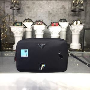 デザイン性の高さで大活躍 プラダ クラッチバッグ 新作 PRADA コピー レディース デイリー きこなし ブランド 最低価格