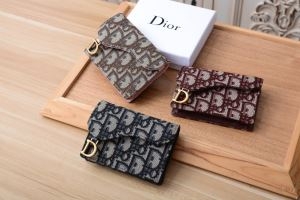 ディオール DIOR この秋発売した新作を取り入れる 3色可選 冬をおしゃれに飾る新作 財布/ウォレット 保温性を強化したシンプルなデザイン