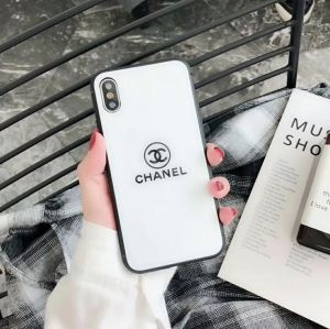 今年秋冬話題の一級品 2色可選 シャネル CHANEL ケータイケース 2019年秋冬コレクションを展開中