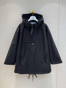 絶大な人気を博する新入荷秋冬新作  プラダ PRADA 秋ら...