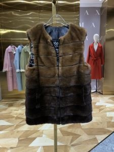 秋冬いつだってチェックが欠かせない フェンディ FENDI 主役級の人気セール秋冬アウター トップス　秋冬を力強くバックアップしてくれる