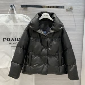 プラダ PRADA 2019年秋冬コレクションを展開中  ダウンジャケット　今回は秋冬の定番、これをチェック　2色可選　主役級の人気セール秋冬アウター