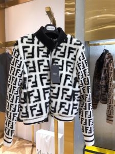 世界中のVIPが虜にする冬季爆買い　フェンディ FENDI　秋冬期間大活躍 ハーフコート　冬を乗り越えるためのマストアイテム