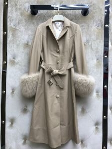 絶大な人気を博する新入荷秋冬新作   ディオール DIOR 秋らしいモード感たっぷりの一枚 ダスター コート 信頼に値する秋冬定番名品