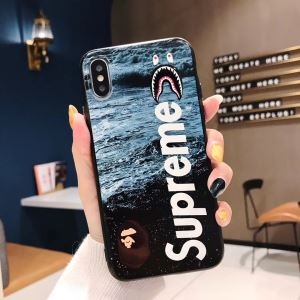 シュプリーム スマホケース 通販 都会的な印象に 2020限定 Supreme カバー ユニセックス コピー ２色可選 プリント おしゃれ 格安