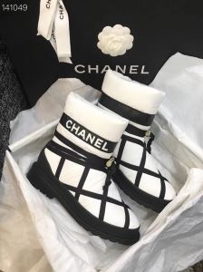 今年らしい秋冬新作は新しい姿を演出できる  2色可選 シャネル CHANEL 主張の強い新作を選びたい、こちら  レザーブーツ 質感で秋の気分を取り入れて