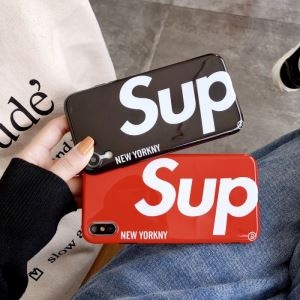 スマホケース シュプリーム コーデ 大人っぽい装いにおすすめ コピー Supreme ブラック レッド カジュアル ブランド 激安