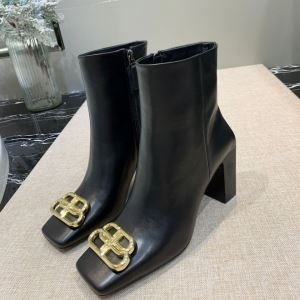 2色可選 BALENCIAGA 周囲と差がつく、個性派の輝くこの冬新作 バレンシアガ 王道級2019秋冬新作発売 レザーブーツ 瞬く間に当店でも注目の人気秋冬新作