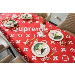 最旬なスタイルにおすすめ シュプリーム テーブルクロス 人気 Supreme コピー レッド モノグラム スタイルアップ 完売必至