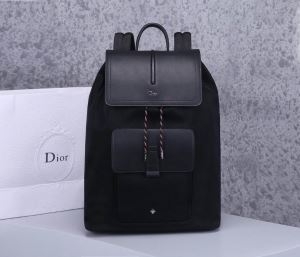 ディオール バックパック 新作 ゆるっとした着こなしに最適 メンズ DIOR コピー ブラック ハチ 大容量 最高品質 1MOBA062XVO_H15E