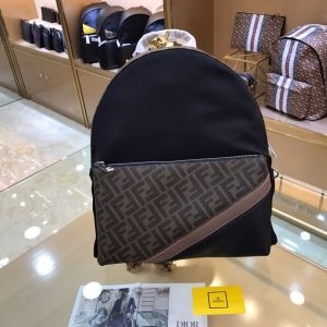 フェンディ バックパック 限定 ユニークで個性を光る限定新作 FENDI メンズ コピー ブラウン ブランド 品質保証 7VZ042A9XTF199B