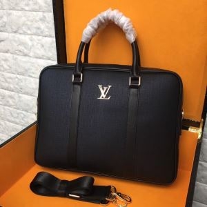 ルイ ヴィトン ビジネスバッグ メンズ 爆発的な存在感を誇るアイテム Louis Vuitton コピー ブラック シンプル 人気 最低価格