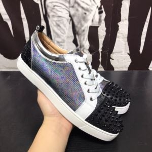 Christian Louboutin スニーカー 新作 適度な華やかさが生まれ クリスチャン ルブタン 靴 メンズ コピー おすすめ 安価